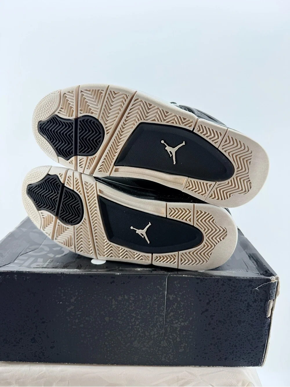 Jordan 4 Fear size 9.5M